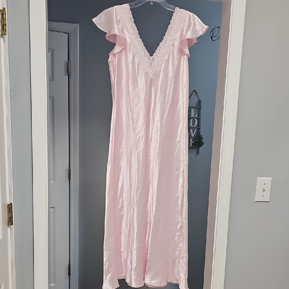 Oscar de la Renta Pink Satin Chemise with Lace